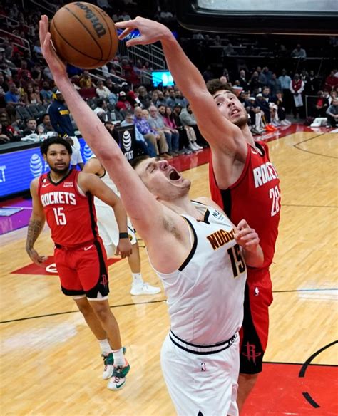 Nuggets fumble chance at clinching No. 1 seed, fall flat against lowly Rockets